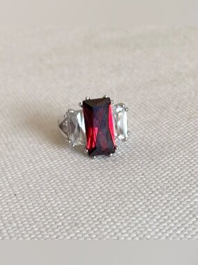 VTG EDCO Emerald Cut Ruby Red & Clear Three Stone Bold Cocktail Ring Silver Tone